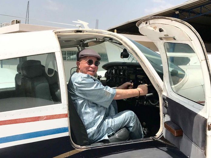Salif KEITA s'offre un avion privé qu'il a baptisé 