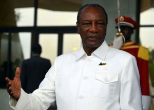 Le président guinéen Alpha Condé, le 17 août 2017 à Ouagadougou / © AFP/Archives / Ahmed OUOBA