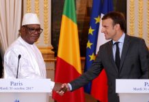 Le président français Emmanuel Macron a reçu son homologue malien Ibrahim Boubacar Keïta à l'Elysée, Paris, le 31 octobre 2017. © REUTERS/Charles Platiau