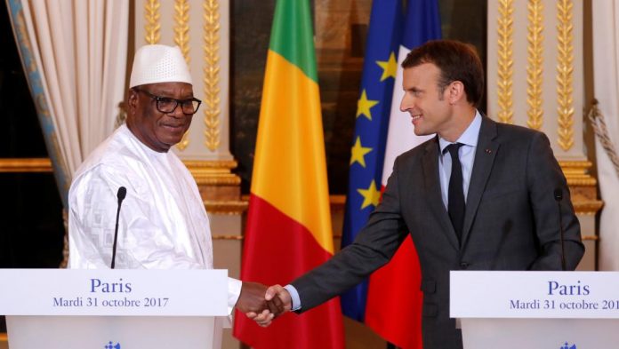 Le président français Emmanuel Macron a reçu son homologue malien Ibrahim Boubacar Keïta à l'Elysée, Paris, le 31 octobre 2017. © REUTERS/Charles Platiau