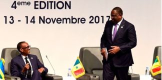 Paul Kagame, président du Rwanda aux côtés du président sénégalais Macky Sall à l'ouverture du Forum de Dakar, hier.