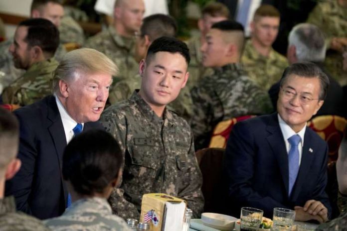 La Corée du Sud, deuxième étape délicate du voyage de Trump en Asie