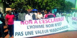 Manifestation des Maliens devant l’Ambassade de la Libye : « Non à l’esclavage, l’homme noir n’est pas une valeur marchande »