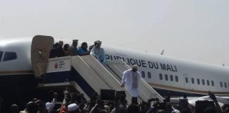 Mali: l'avion de l'ex-président Amadou Toumani Touré est arrivé à Bamako