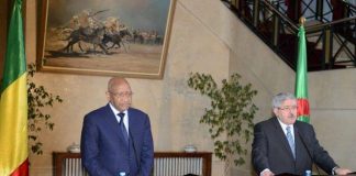 Le Premier ministre Ahmed Ouyahia, a reçu samedi 13 janvier à Alger son homologue malien Soumeylou Boubèye Maïga