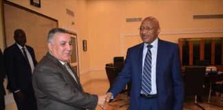 Le premier ministre Soumeylou Boubèye MAIGA et l’ambassadeur d’Algérie au Mali Son excellence BOUALEM CHEBIHI