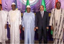 Les chefs d'États des pays membres du G5 Sahel, Mahamadou Issoufou, Idriss Déby Itno, Ibrahim Boubacar Keïta, Mohamed Ould Abdel Aziz et Roch Marc Kaboré, à Bamako le 6 janvier 2017.
