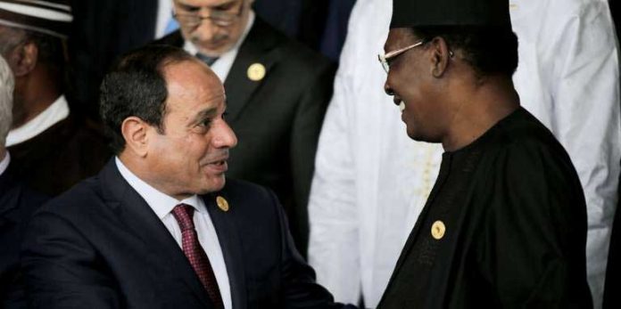 Les présidents égyptien, Abdel Fattah Al-Sissi, et tchadien, Idriss Déby