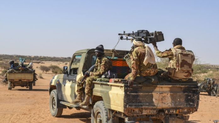 Des militaires maliens