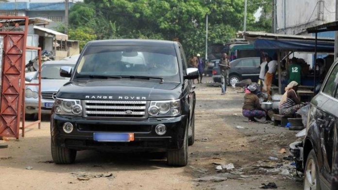 Range Rover dans les rues d'Abidjan en 2013