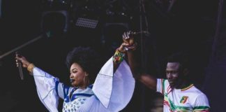 Oumou Sangaré célèbre Mamoudou Gassama