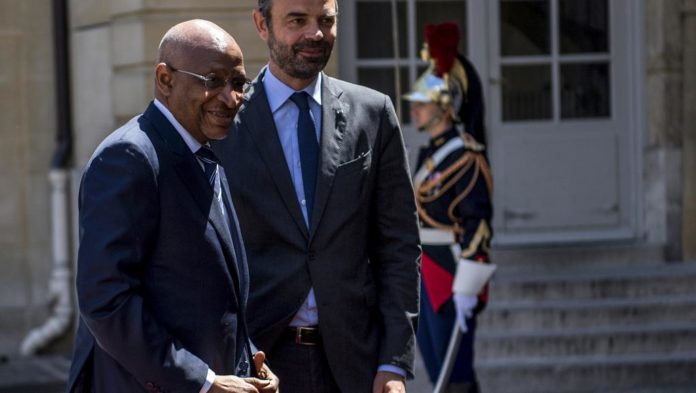 Le Premier ministre français Edouard Philippe accueille son homologue malien Soumeylou Boubèye Maïga