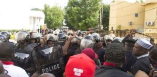 Des manifestants de l'opposition