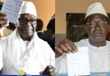 Le président sortant du Mali Ibrahim Boubacar Keïta (à gauche) sera face au chef de file de l'opposition Soumaïla Cissé (à droite)