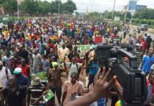 Mali: manifestation de l'opposition contre la réélection du président Keïta