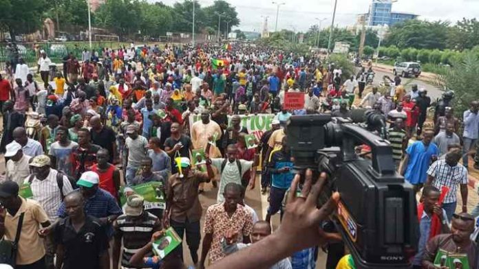 Mali: manifestation de l'opposition contre la réélection du président Keïta