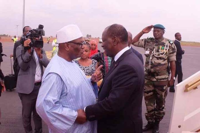 Alassane Ouattara est à Bamako depuis 17h25