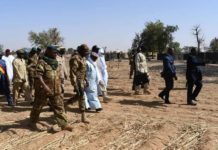 Le président malien se recueille sur les tombes de 37 villageois peuls
