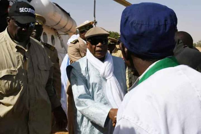 Le président malien se recueille sur les tombes de 37 villageois peuls