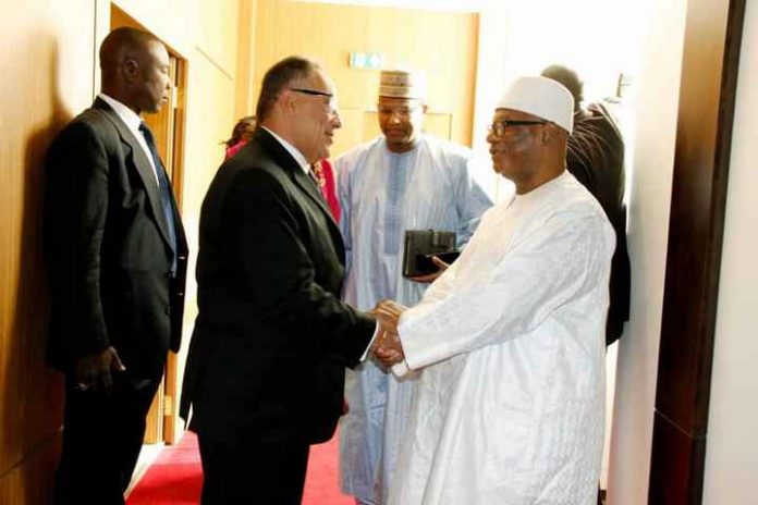 SEM Ibrahim Boubacar Keita reçoit M. Hafez Ghanem, vice-président de la Banque mondiale