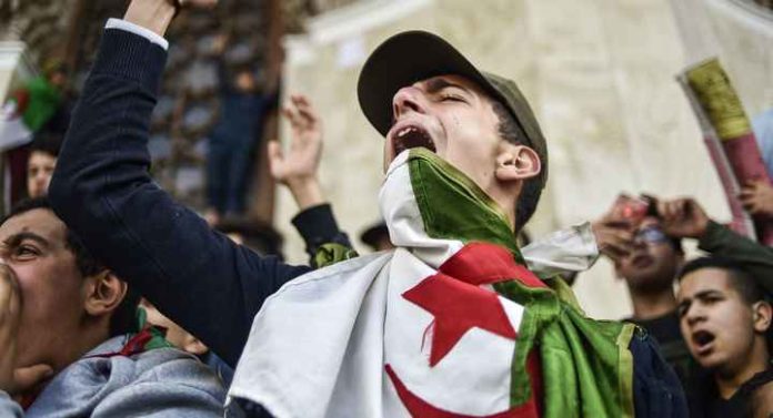 La manifestation à Alger tourne à l’affrontement avec la police
