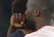 Lukaku réconfortant Kimpembe après le match.