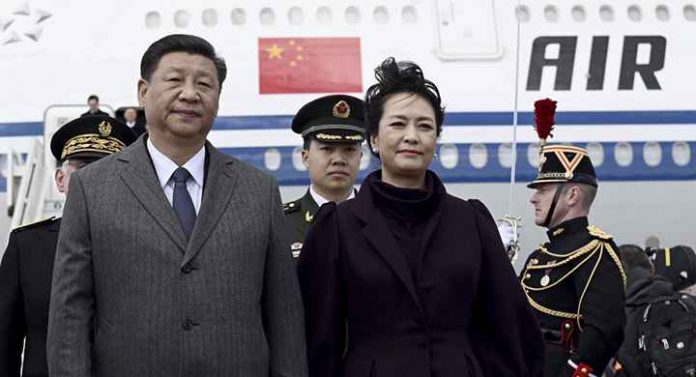 Xi Jinping serait arrivé en France... avec son lit