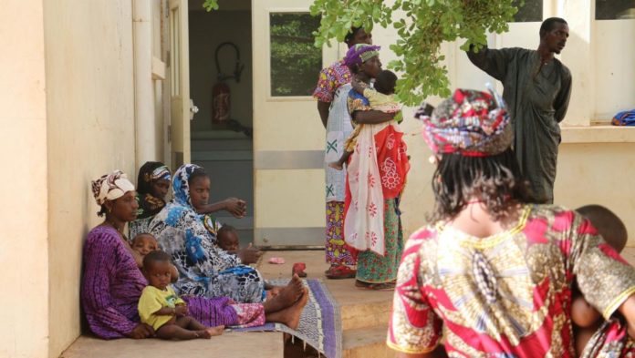 Rescapés du massacre d'Osssagou à l'hôpital de Sévaré à Mopti, dans le centre du Mali