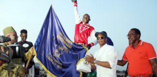 Le cheval "Juge" remporte le drapeau du Grand Prix Pmu-Mali