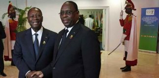 Le président ivoirien et de l'UEMOA Alassane Ouattara accueille son homologue Macky Sall