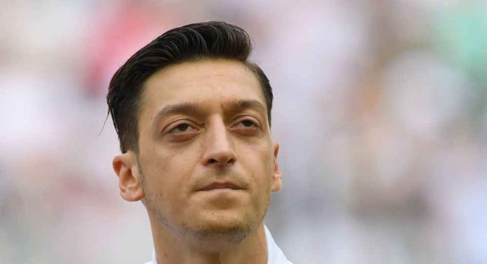 L’international allemand d’Arsenal Mesut Özil