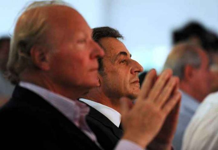 Nicolas Sarkozy (à droite) et Brice Hortefeux