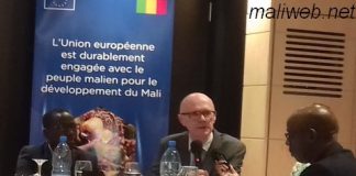 L’ambassadeur Ouvry Bart face à la Presse