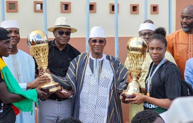 Dr Choguel Maïga  au triple victoire des équipes U18 filles et U18 garçons de l’Afrobasket et de la gymnastique Aerobic : “Nous sommes fiers de la jeunesse qui a donné des sourires à tous les Maliens…”