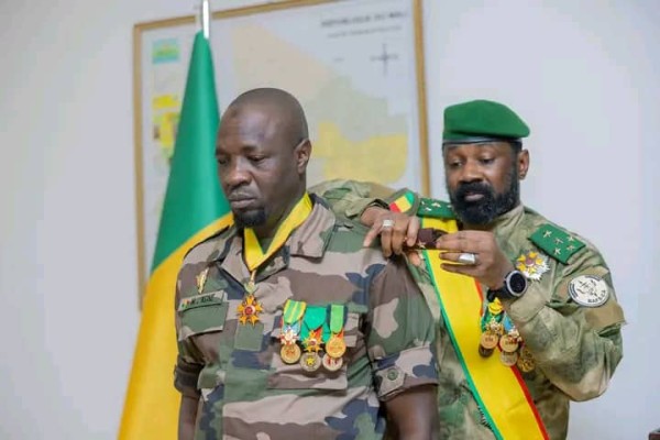 #Mali : Modibo Koné porte désormais son galon de Général de Corps d’Armée à titre exceptionnel